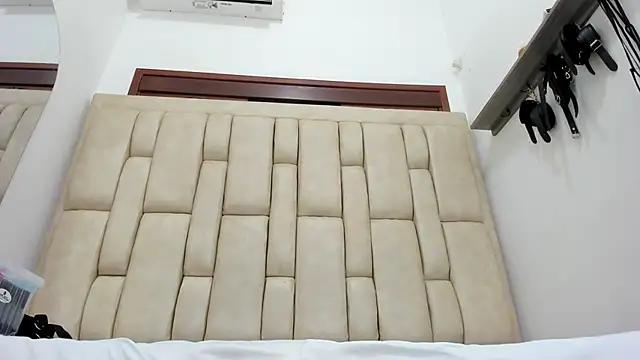 ZafiroAndFlynn online show from 11-21-25, 08:07