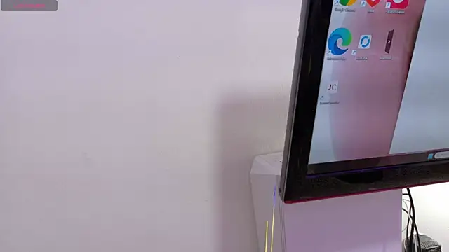 ZafiroAndFlynn online show from 04-22-26, 01:52