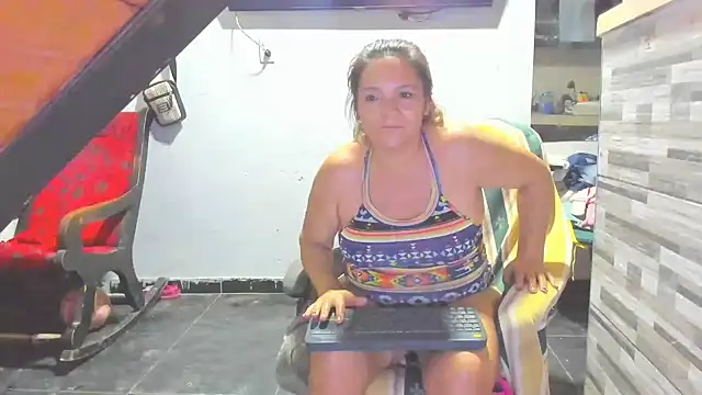 Snapshot of rubi_49 chatting on 05-07-26, 04:18 rubi 49 online show from 05-07-26, 04:18