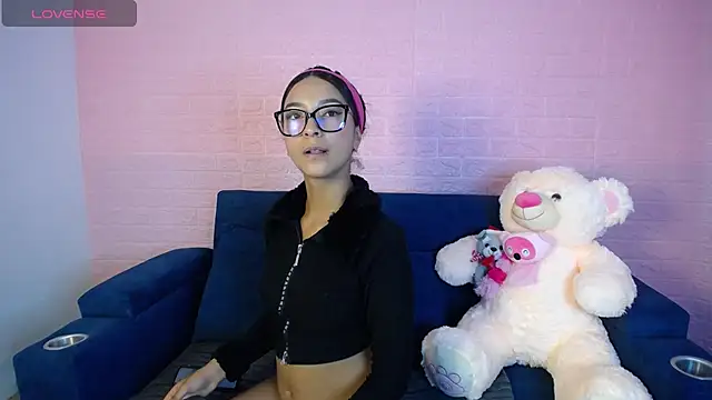 Snapshot of Natasha_evans18 chatting on 11-13-25, 03:27 Natasha evans18 online show from 11-13-25, 03:27