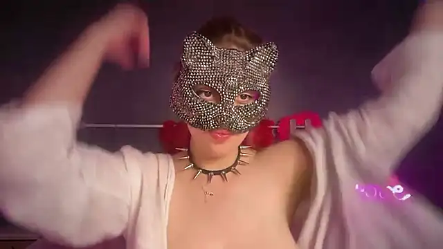 Snapshot of Lunahadidd chatting on 02-28-26, 07:15 Lunahadidd online show from 02-28-26, 07:15