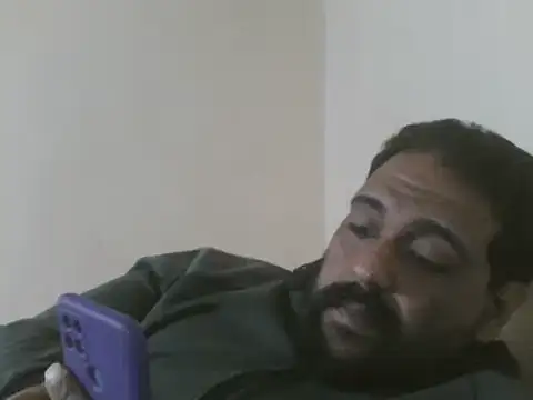 Snapshot of elpoop7305 chatting on 12-20-25, 08:16 elpoop7305 online show from 12-20-25, 08:16