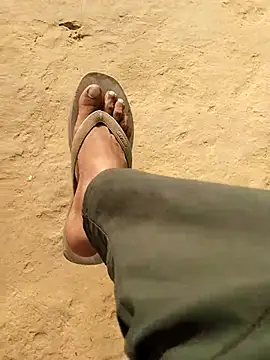 INTERNATIONAL0001 online show from 11-08-25, 03:39