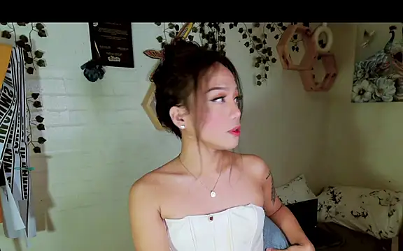 YourNikkieXxx online show from 09-16-25, 02:07