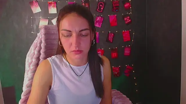 Snapshot of Aurora_Loveu chatting on 11-14-25, 09:46 Aurora Loveu online show from 11-14-25, 09:46