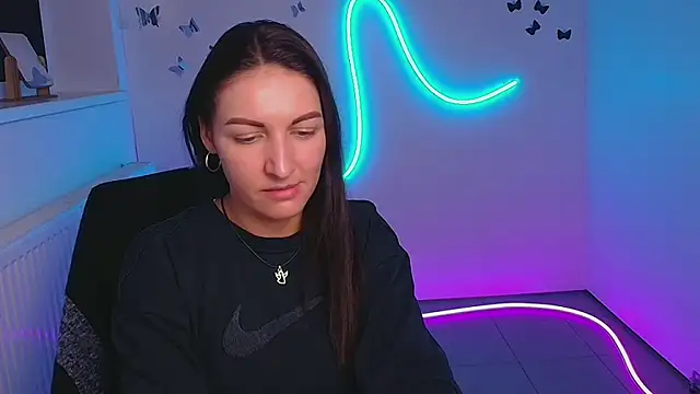 Snapshot of Aurora_Loveu chatting on 11-21-25, 01:21 Aurora Loveu online show from 11-21-25, 01:21