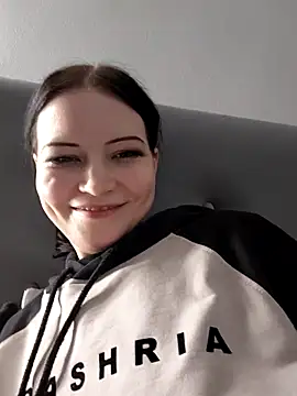 DragonFoxie online show from 10-15-25, 10:10