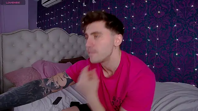 Oscar Miller  online show from 11-21-25, 09:02