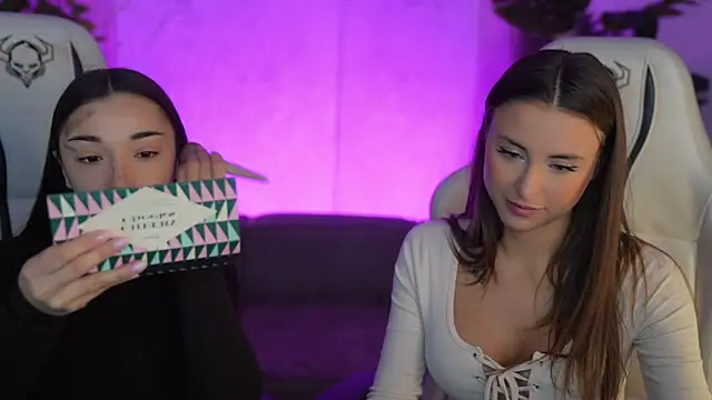 Snapshot of Luna_secretgirl chatting on 12-18-25, 07:58 Luna secretgirl online show from 12-18-25, 07:58