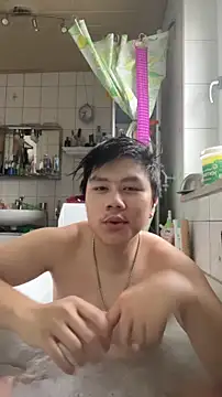 Snapshot of Kingpowerlittel chatting on 10-28-25, 08:40 Kingpowerlittel online show from 10-28-25, 08:40