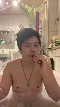 Snapshot of Kingpowerlittel chatting on 11-19-25, 04:29 Kingpowerlittel online show from 11-19-25, 04:29