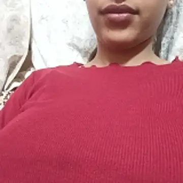 Snapshot of wildradha chatting on 10-27-25, 07:51 wildradha online show from 10-27-25, 07:51
