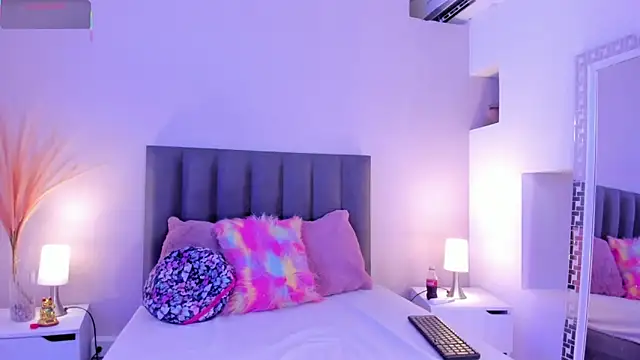 KendraChavez  online show from 09-23-25, 08:45