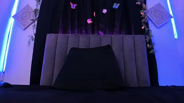 AkiraStone  online show from 10-21-25, 12:17