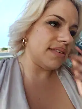 Snapshot of toomuchofafreak chatting on 10-13-25, 11:10 toomuchofafreak online show from 10-13-25, 11:10