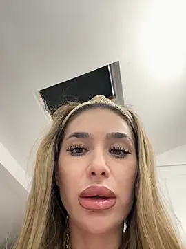 KaseyQuinn  online show from 10-09-25, 06:00