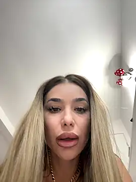 KaseyQuinn  online show from 10-10-25, 09:19