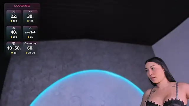 ReinaChloe online show from 03-03-26, 04:13