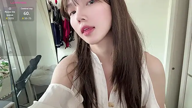 Snapshot of Yiyi-707 chatting on 09-10-25, 09:53 Yiyi-707 online show from 09-10-25, 09:53