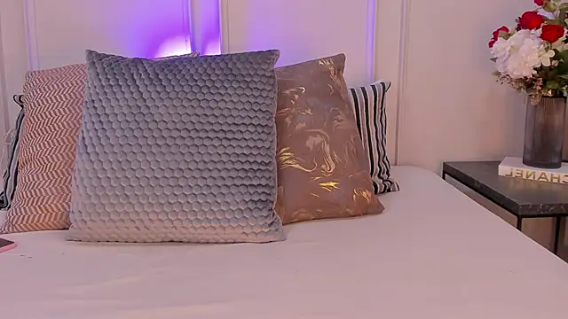 CharlotteBrownn  online show from 03-07-26, 10:40