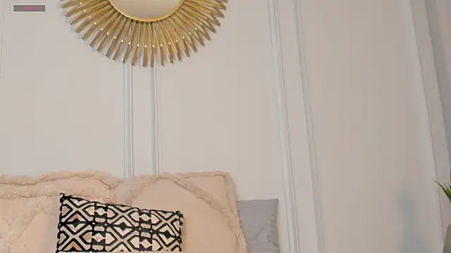 CharlotteBrownn  online show from 07-18-26, 02:27