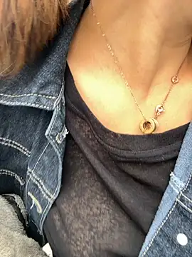 feifei 521 online show from 09-09-25, 02:33