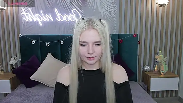 Snapshot of RuthBryant chatting on 09-12-25, 08:36 RuthBryant online show from 09-12-25, 08:36