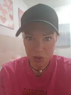 Sugarloveless online show from 05-11-26, 04:15