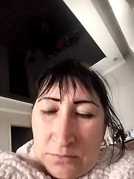 Snapshot of Funny_Karina chatting on 10-15-25, 01:44 Funny Karina online show from 10-15-25, 01:44