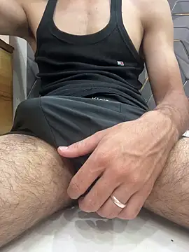 coupleyug online show from 05-07-26, 03:39