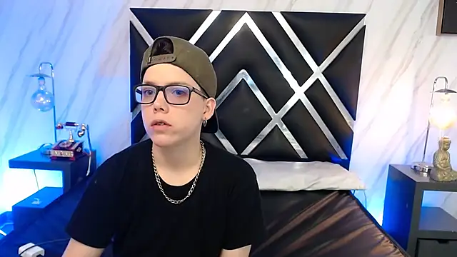 SpencerMontgomery online show from 11-30-25, 04:33