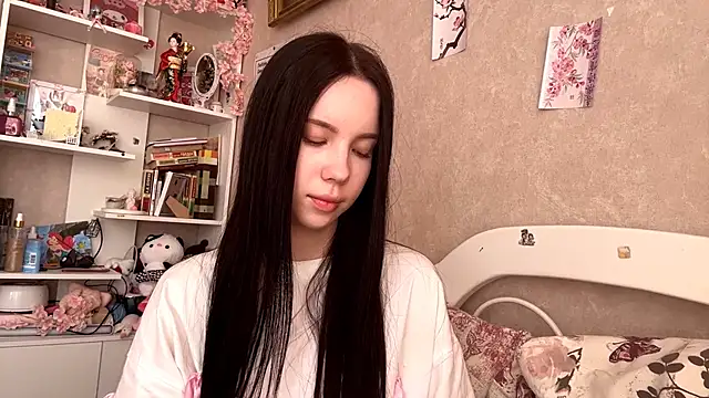 Snapshot of AxyKitten chatting on 09-14-25, 12:15 AxyKitten online show from 09-14-25, 12:15