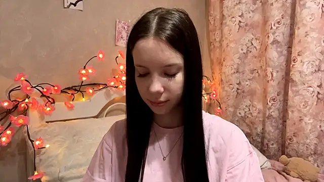 Snapshot of AxyKitten chatting on 11-09-25, 01:53 AxyKitten online show from 11-09-25, 01:53