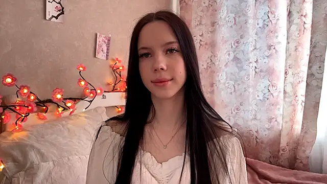 Snapshot of AxyKitten chatting on 11-16-25, 10:43 AxyKitten online show from 11-16-25, 10:43