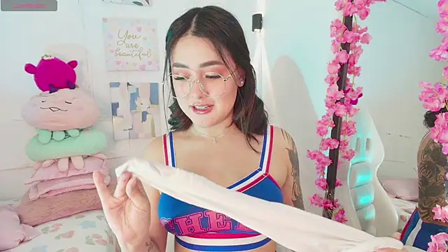 Snapshot of justonecute chatting on 09-09-25, 02:22 justonecute online show from 09-09-25, 02:22
