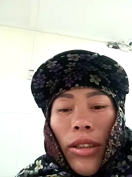 CoMay003 online show from 11-26-25, 06:14