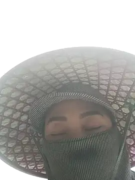 CoMay003 online show from 04-01-26, 06:36