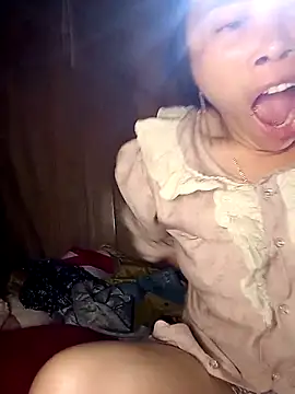 CoMay003 online show from 04-10-26, 08:24