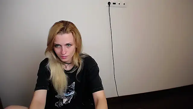 Snapshot of PeppyMia chatting on 09-21-25, 07:10 PeppyMia online show from 09-21-25, 07:10