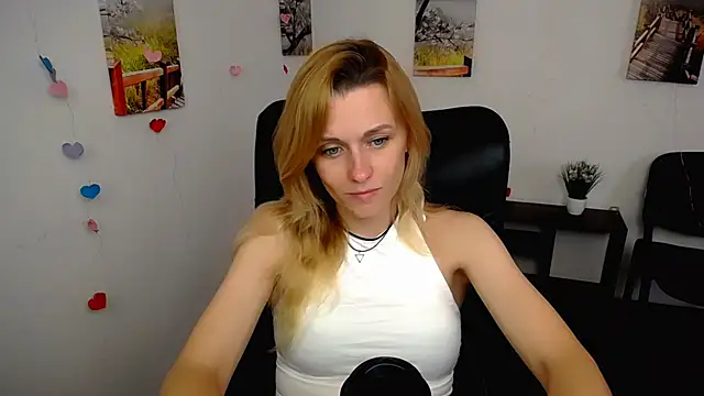 Snapshot of PeppyMia chatting on 11-09-25, 10:46 PeppyMia online show from 11-09-25, 10:46