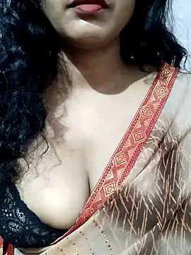 Snapshot of spicysuhana chatting on 09-17-25, 10:33 spicysuhana online show from 09-17-25, 10:33