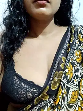 Snapshot of spicysuhana chatting on 09-19-25, 11:49 spicysuhana online show from 09-19-25, 11:49