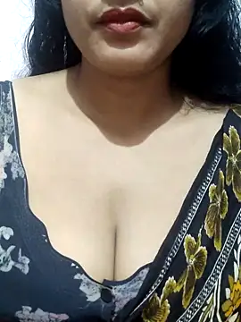 Snapshot of spicysuhana chatting on 10-08-25, 04:37 spicysuhana online show from 10-08-25, 04:37