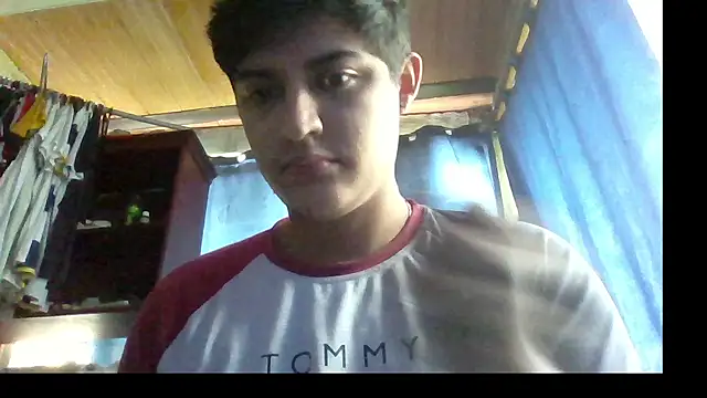 yesitwink  online show from 12-18-25, 06:14