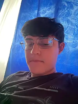 yesitwink  online show from 03-28-26, 08:41