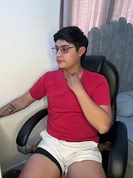 yesitwink  online show from 04-07-26, 05:13