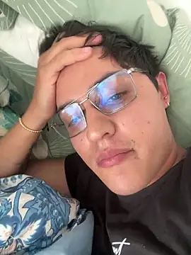 yesitwink  online show from 04-16-26, 05:14