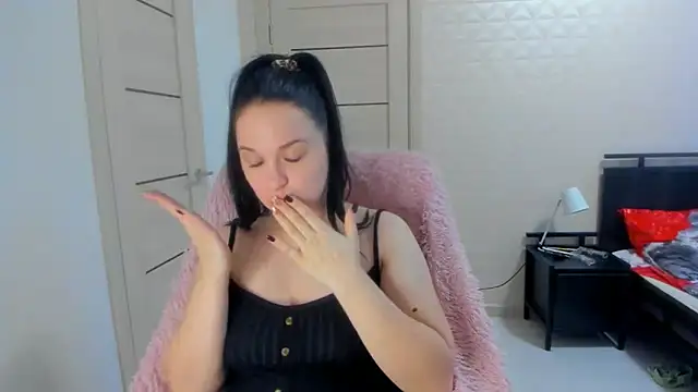 VoxxAura online show from 12-17-25, 12:55