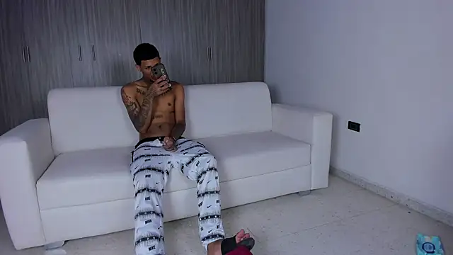 Snapshot of Hot_destructionXxx18 chatting on 09-18-25, 07:38 Hot destructionXxx18 online show from 09-18-25, 07:38