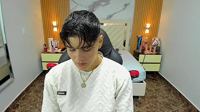 Snapshot of KAROLLJONES1 chatting on 10-23-25, 07:56 KAROLLJONES1 online show from 10-23-25, 07:56